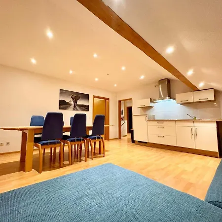 Townhaus Mariaroth * ディーブリヒ